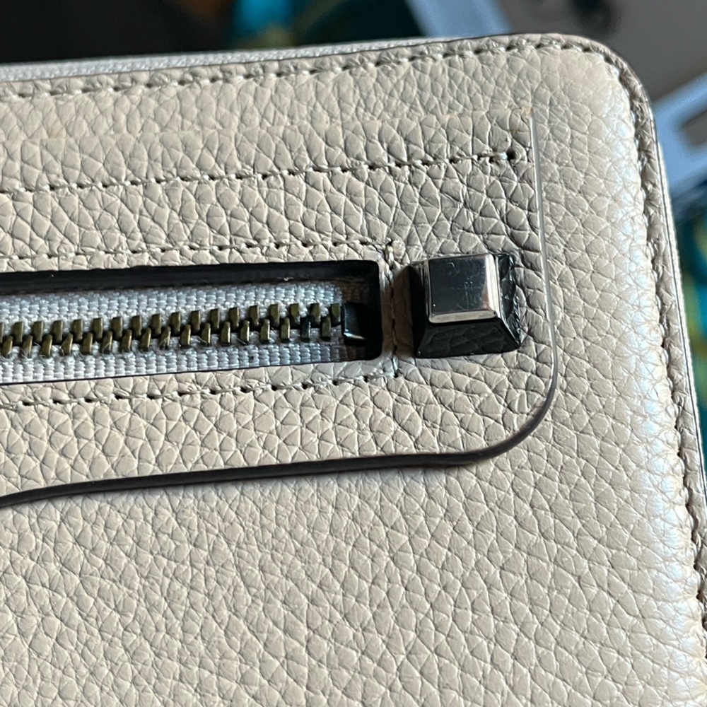 REBECCA MINKOFF REGAN UNIVERSAL WRISTLET - Picture 7 of 7